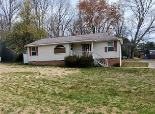 1401 Spring Lake Rd, North Chesterfield, VA 23225