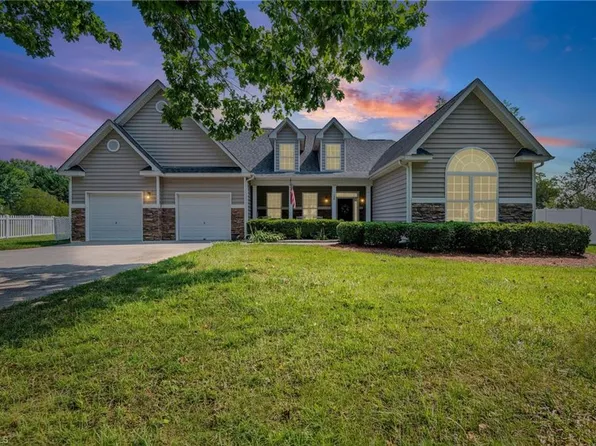 132 Lakepoint Dr, Bermuda Run, NC 27006