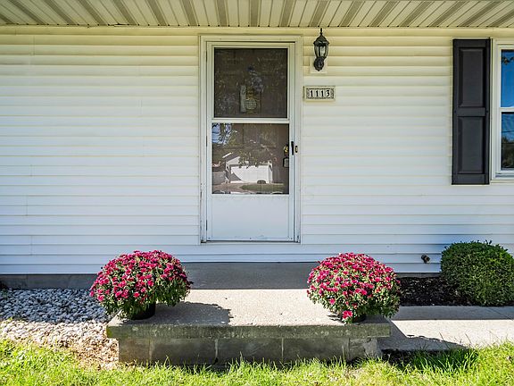 3rd image of 1113 Underwood South Dr