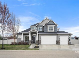 2672 N Hearthglow Ave, Eagle, ID 83616