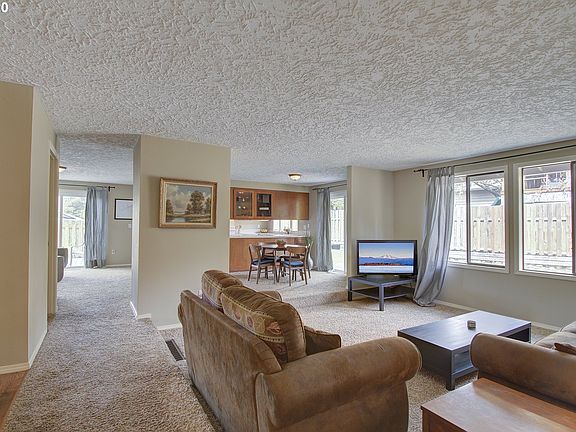 4th image of 12016 SE Riveridge Dr