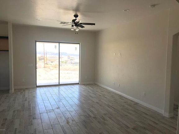 4th image of 925 Thunderbolt Ave