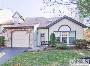 17 Hancock Ln, Manalapan, NJ 07726