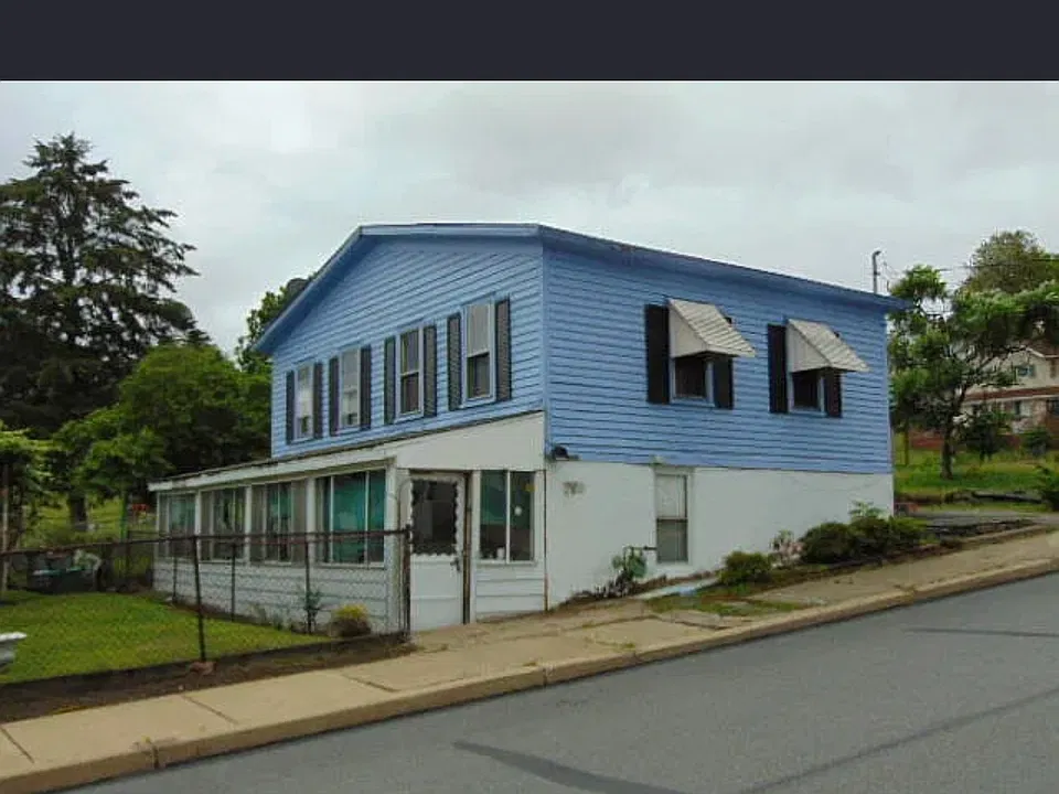 237 Curtain St