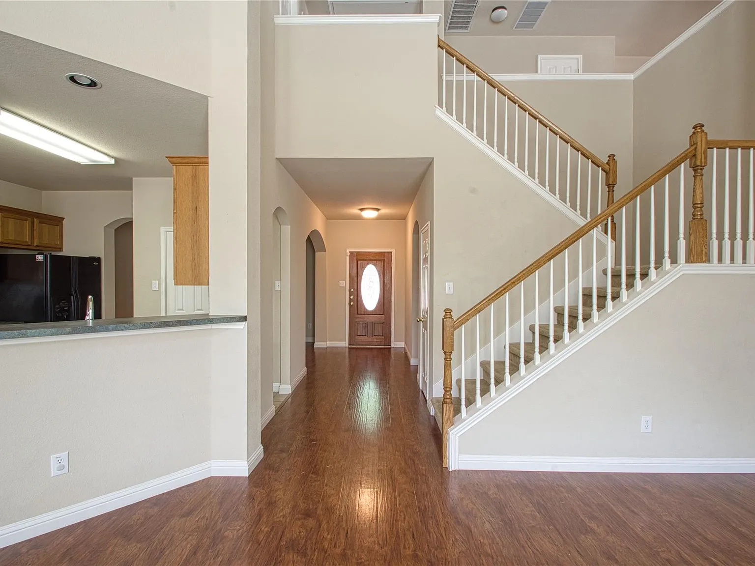 3 bed, 2.5 bath, 2416 sqft, $2,200 — Photo 4