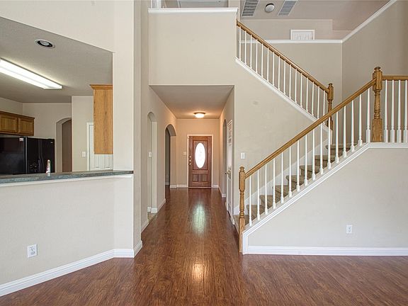 4th image of 2412 Silver Spur Ln