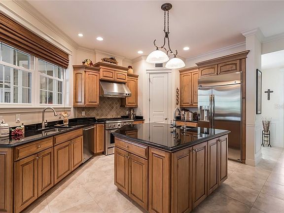 3rd image of 10 Cobia Dr