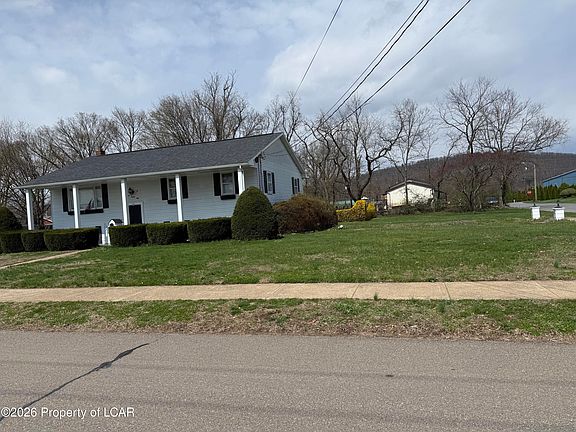 5th image of 1131 E 6th St