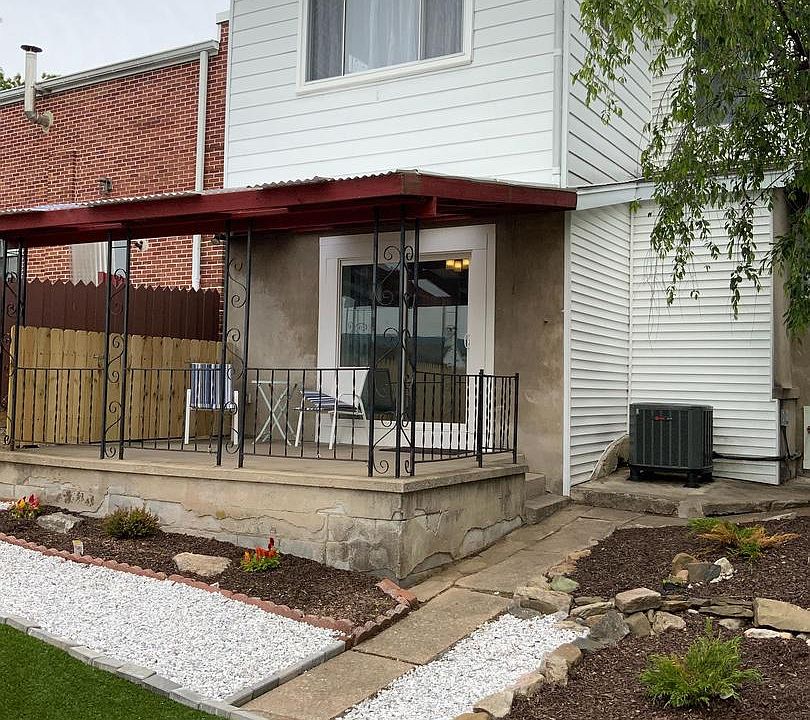 1st image of 148 N Apple St