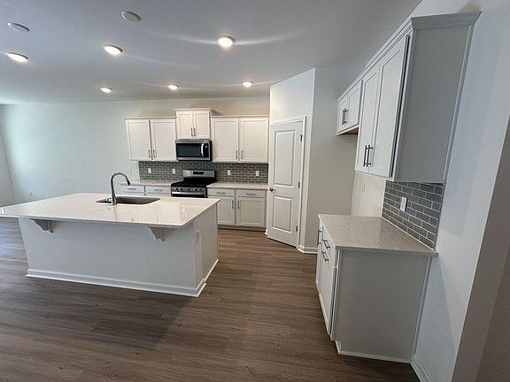 3rd image of 309 Brook Ave Lot 25