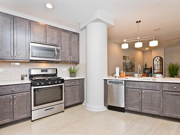 4th image of 4601 N Clarendon Ave