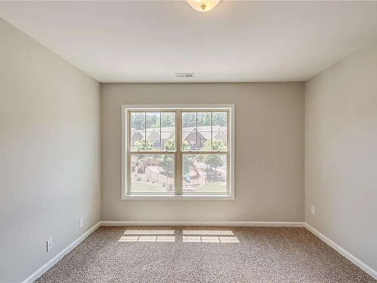 2125 Greencrest Cir — Photo 18