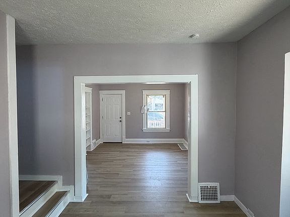 4th image of 3564 W 66th St