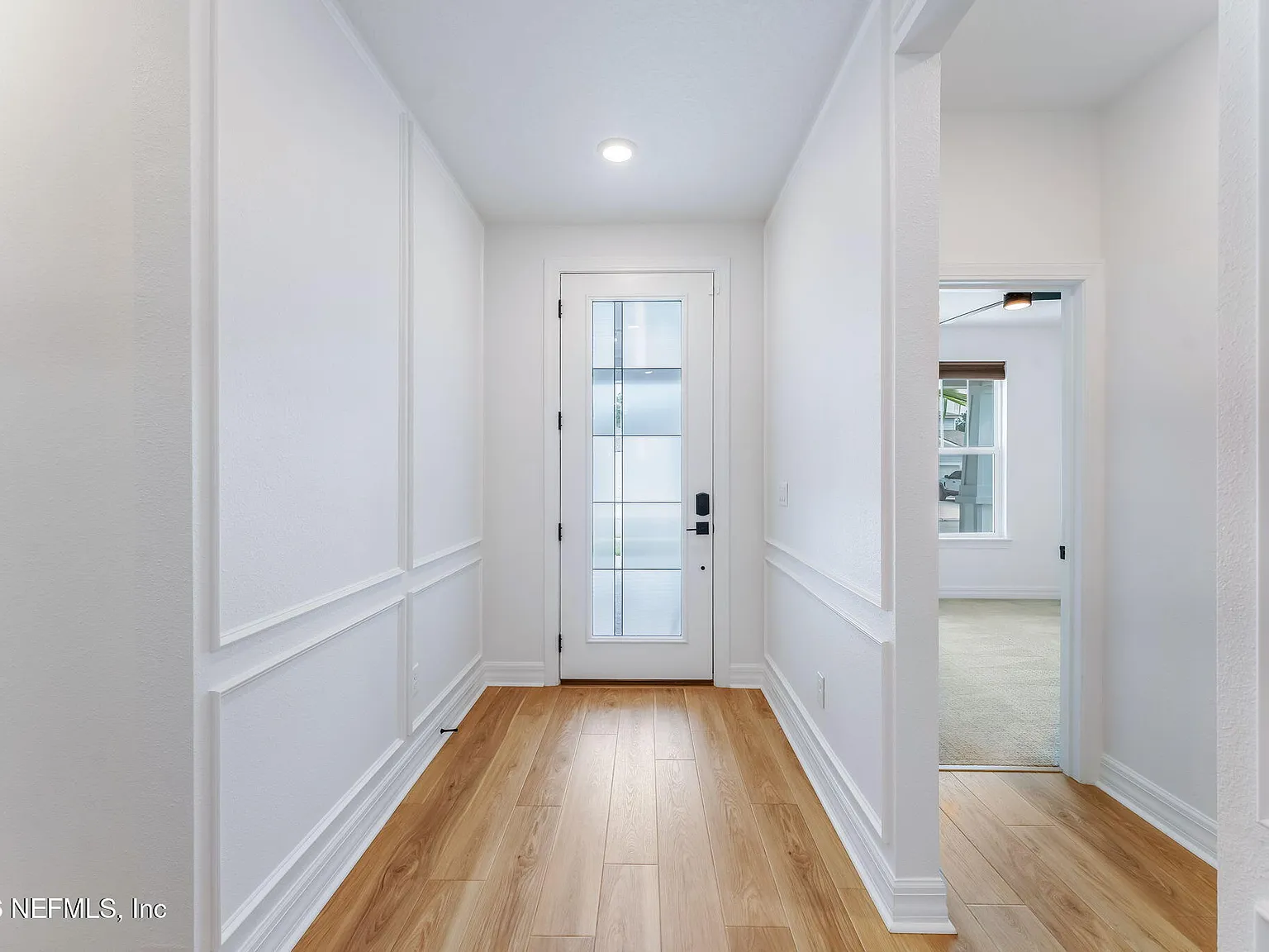 3 bed, 3.0 bath, 2141 sqft, $3,400 — Photo 3