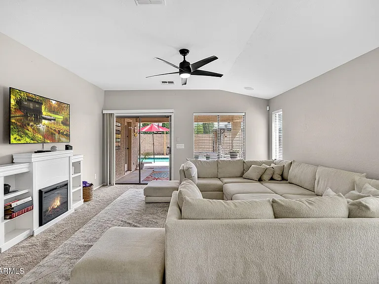 1342 E Judi Dr — Photo 10