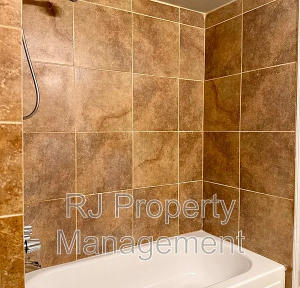4521 Stony Point Dr — Photo 11