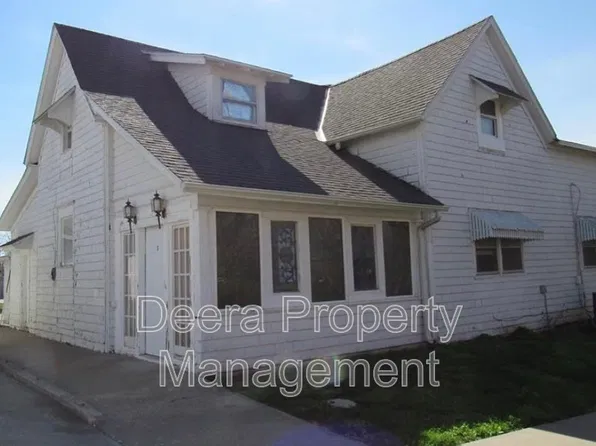 203 S 5th St APT C, Savannah, MO 64485