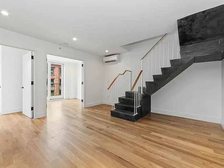 10 Lexington Ave #4C — Photo 5