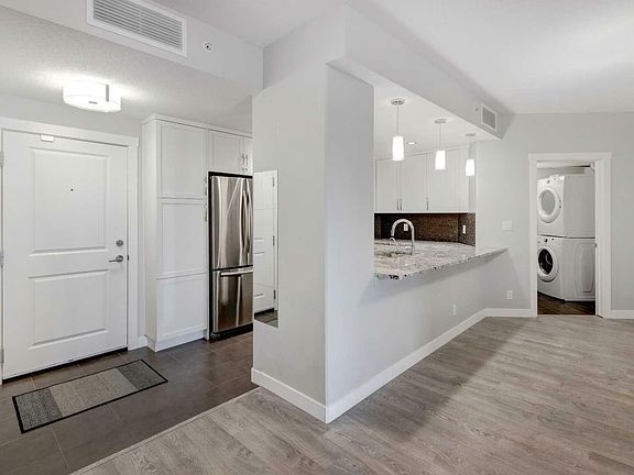 4th image of 101-32 Varsity Estates Cir NW #101