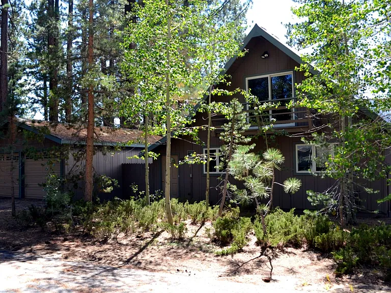 1150 Lindberg Ave — Photo 1