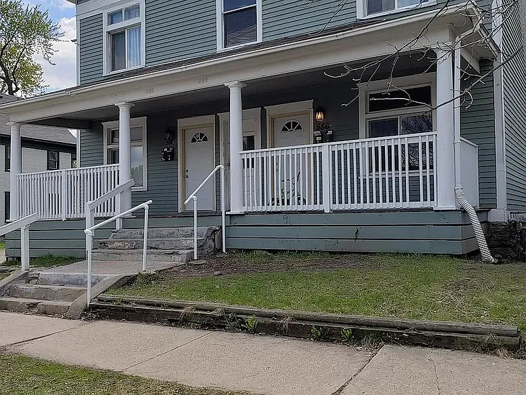 Reaney Ave E — Photo 14
