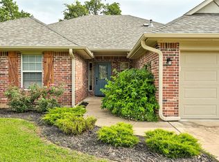 1061 Lost Oak Dr, Guthrie, OK 73044