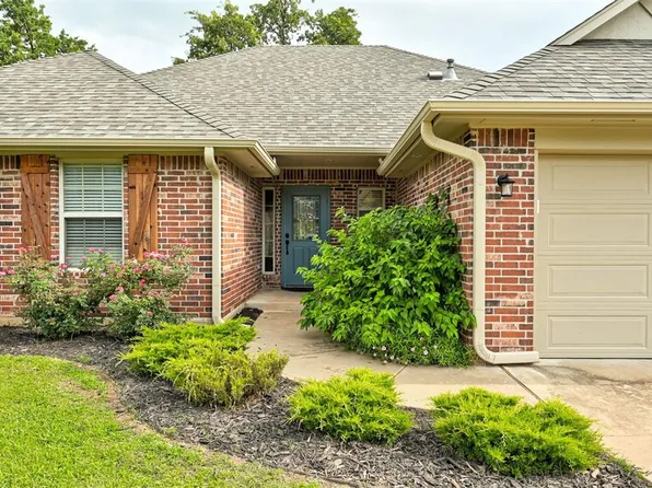 1061 Lost Oak Dr, Guthrie, OK 73044