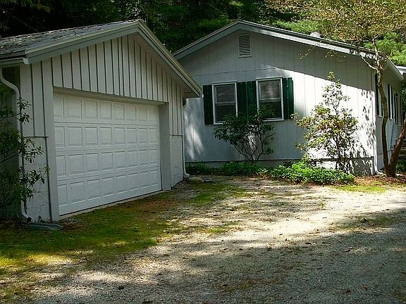 Detached Garage