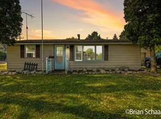 403 W Pine St, Edmore, MI 48829
