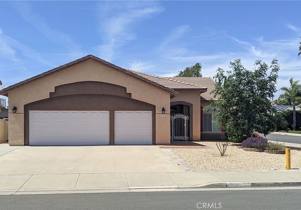 1st image of 39690 Bonaire Way