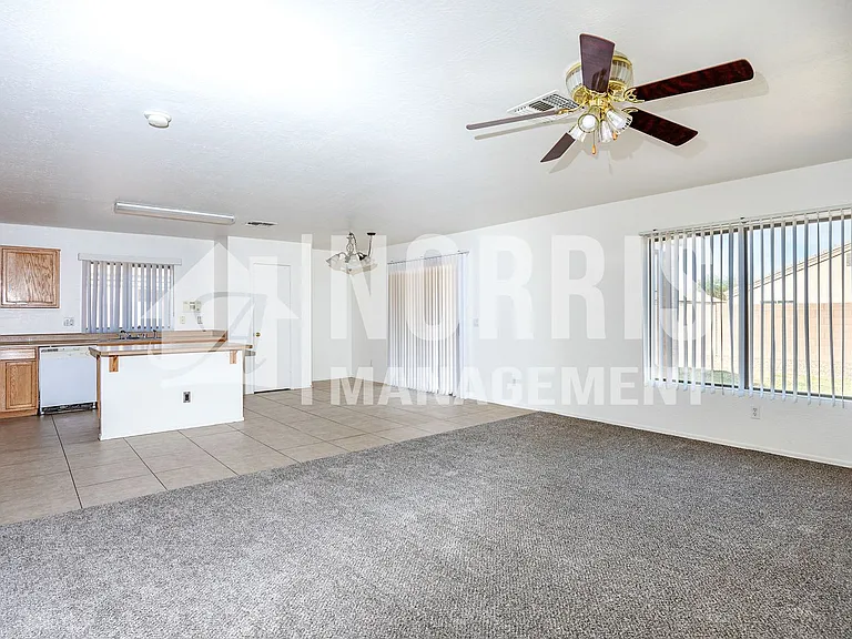 1632 E Cardinal Dr — Photo 6