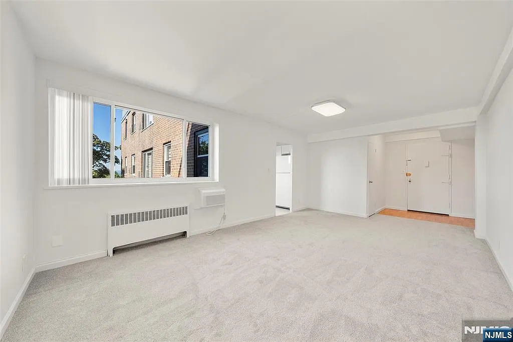 1 bed, 1.0 bath, $1,950 — Photo 2