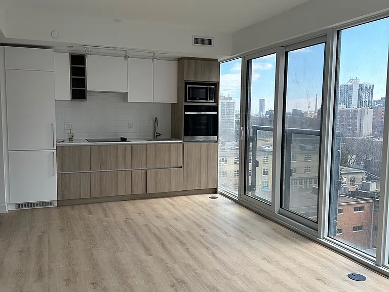319 Jarvis St #702 — Photo 7