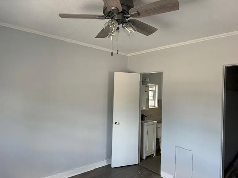 102 N Main Ave — Photo 4