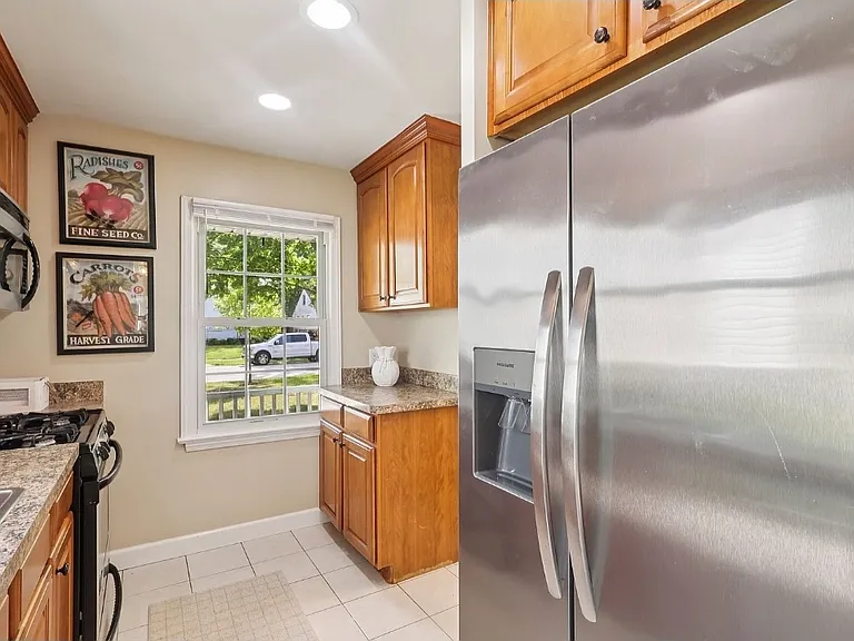 446 Huntmere Dr — Photo 10