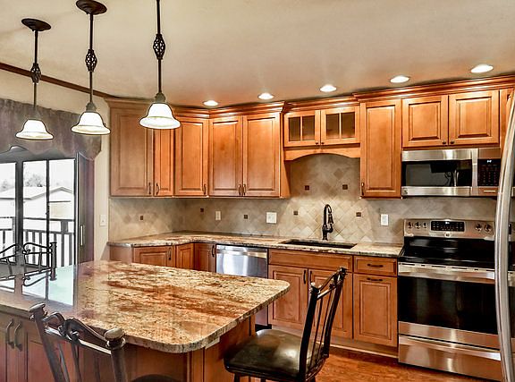 4th image of 6327 Carlsburg Ln