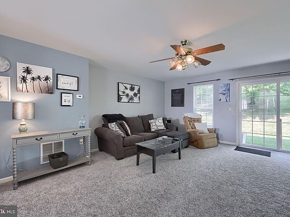 2nd image of 2762 Hunters Crest Dr