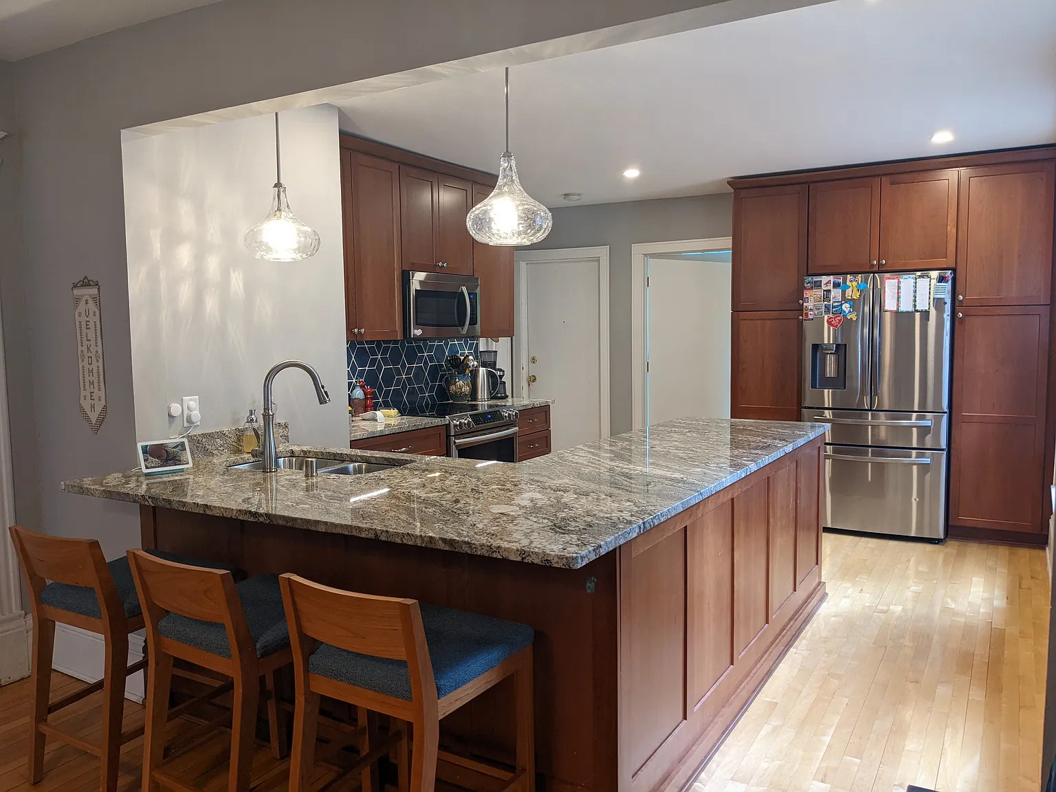 4 bed, 1800 sqft, $3,200 — Photo 3