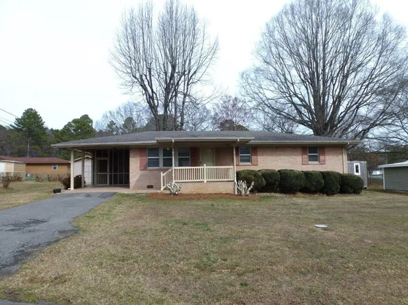 105 S Cherokee Cir, Tunnel Hill, GA 30755