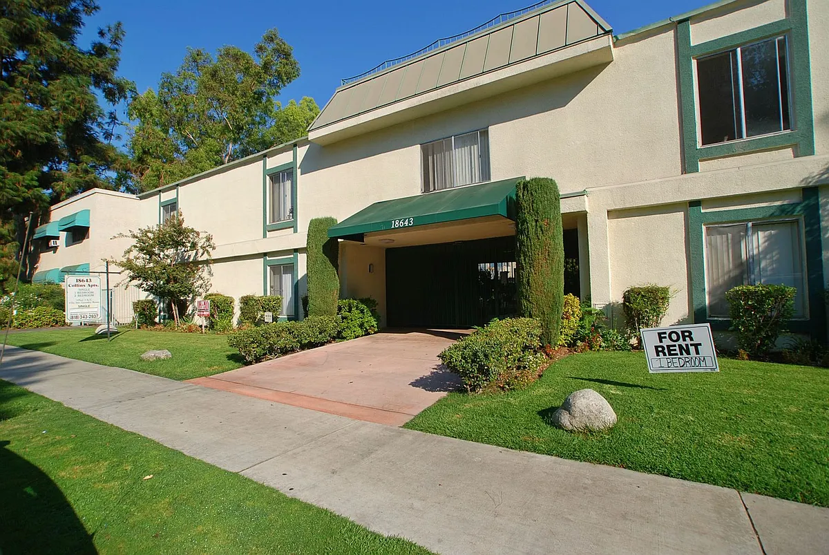 Building Photo - CLN - Collins Apts.