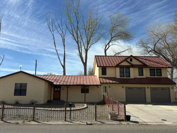 30 Penrose Dr, Yerington, NV 89447