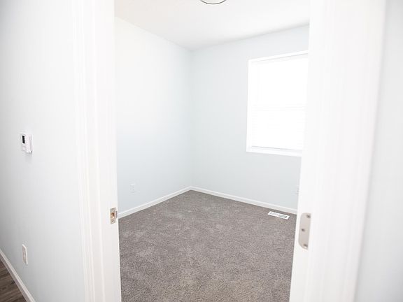 4th image of 900 Oakwood Ave #900