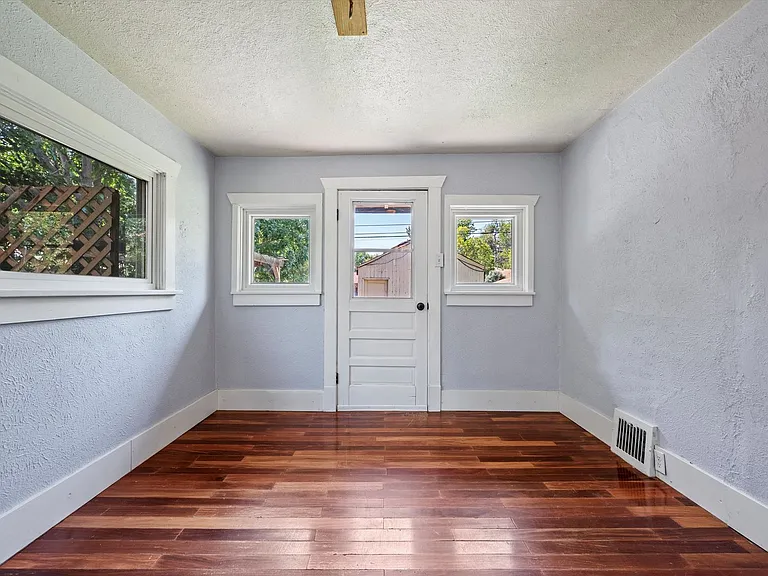 3917 S Acoma St — Photo 14