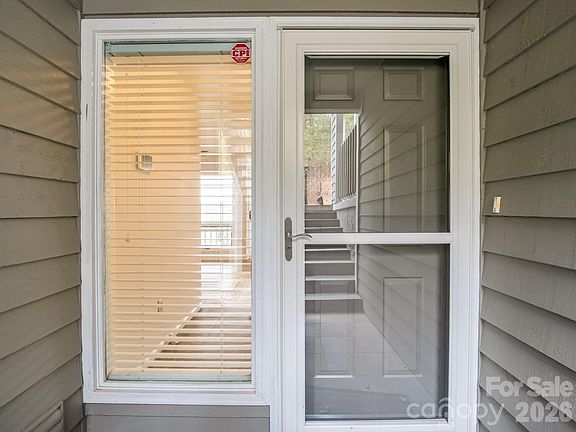 5th image of 303 Golfside Dr