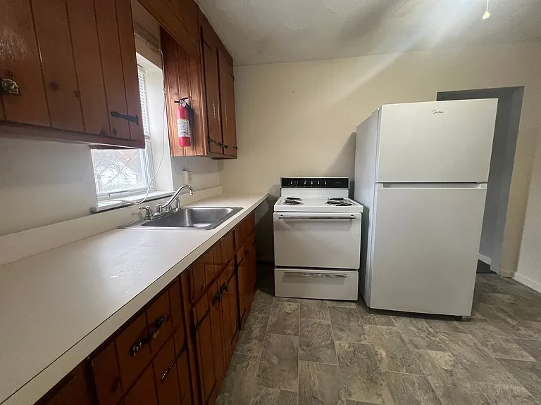 220 Cherry Street — Photo 6