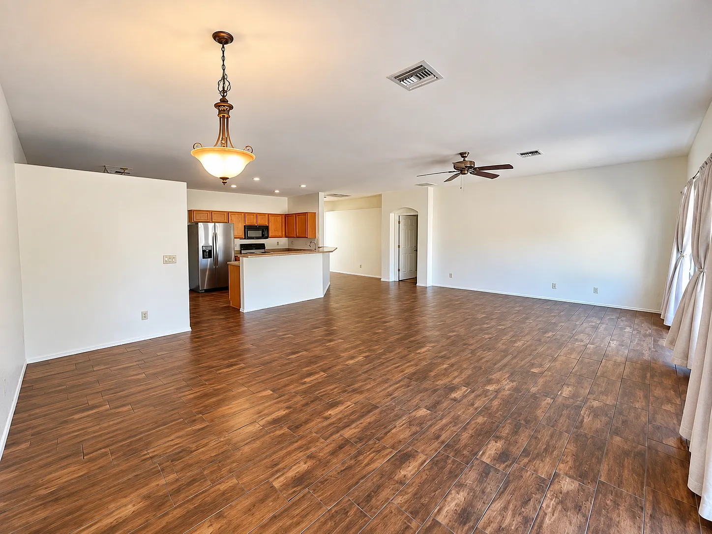 3 bed, 1731 sqft, $1,950 — Photo 3