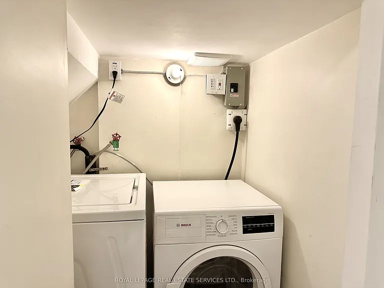 1365 Willowvale Gdns #BASEMENT — Photo 18