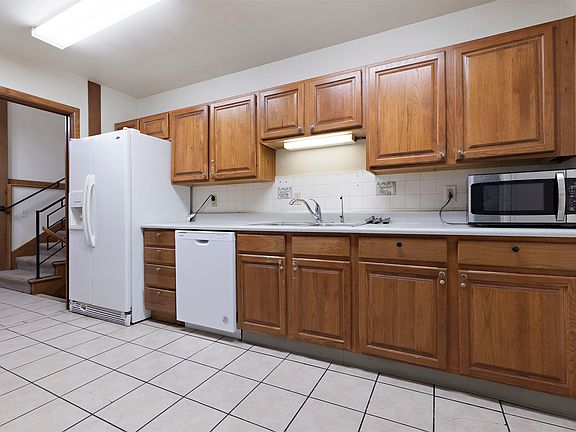 5th image of 4657 Black Oak Trl