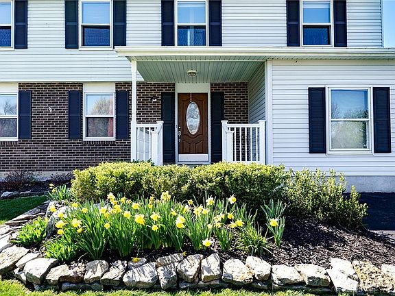 4th image of 1401 Meadow Moor Dr