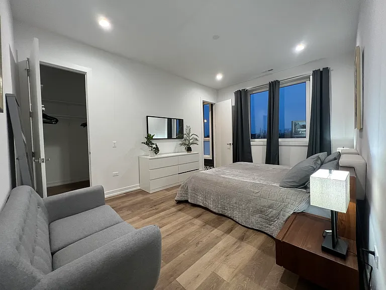 815 N Richmond St #301 — Photo 21